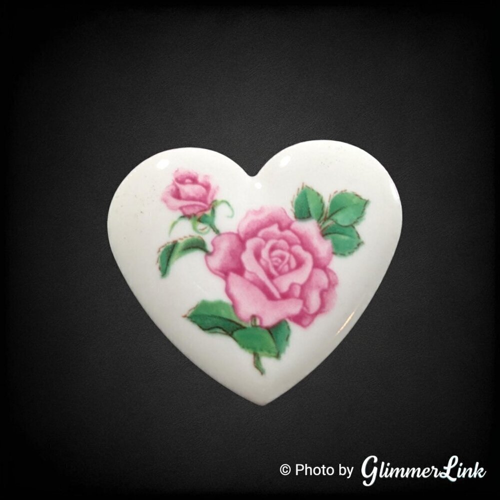 VTG 80s AVON June Birthday Roses Bouquet Heart Shaped Floral Porcelain Brooch